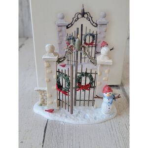Hallmark 2007 the park Gates Winter Park ornament Xmas glitter
